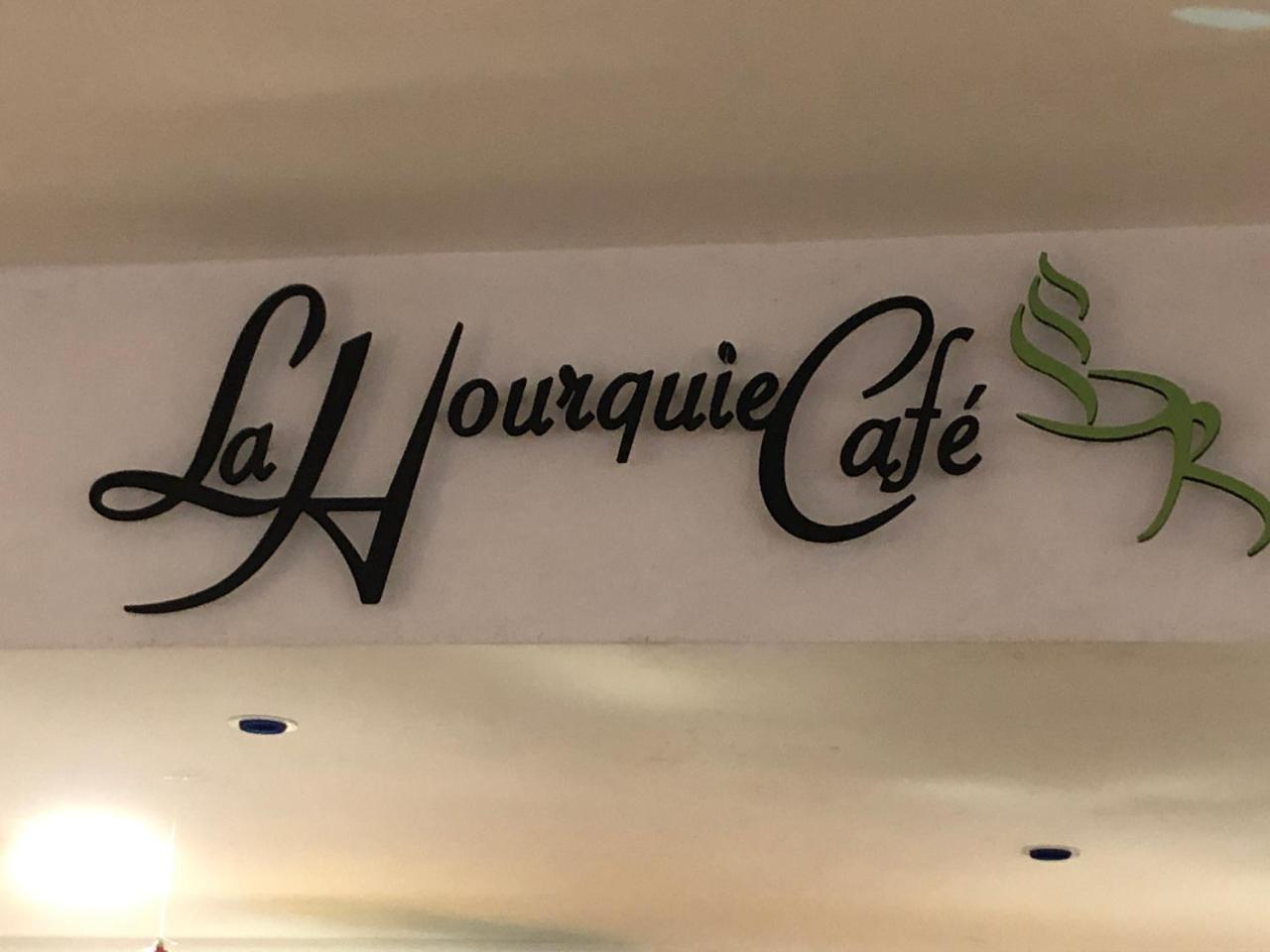 Hotel La Hourquie Café Morlaas Exterior foto